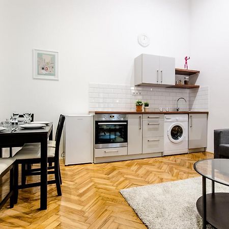Deluxe 2 Bedroom Apartment in B63. Boedapest Buitenkant foto