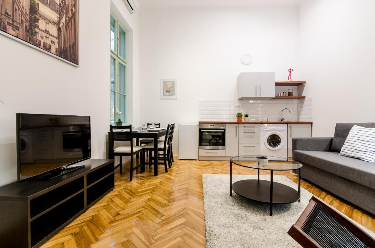 Deluxe 2 Bedroom Apartment in B63. Boedapest Buitenkant foto