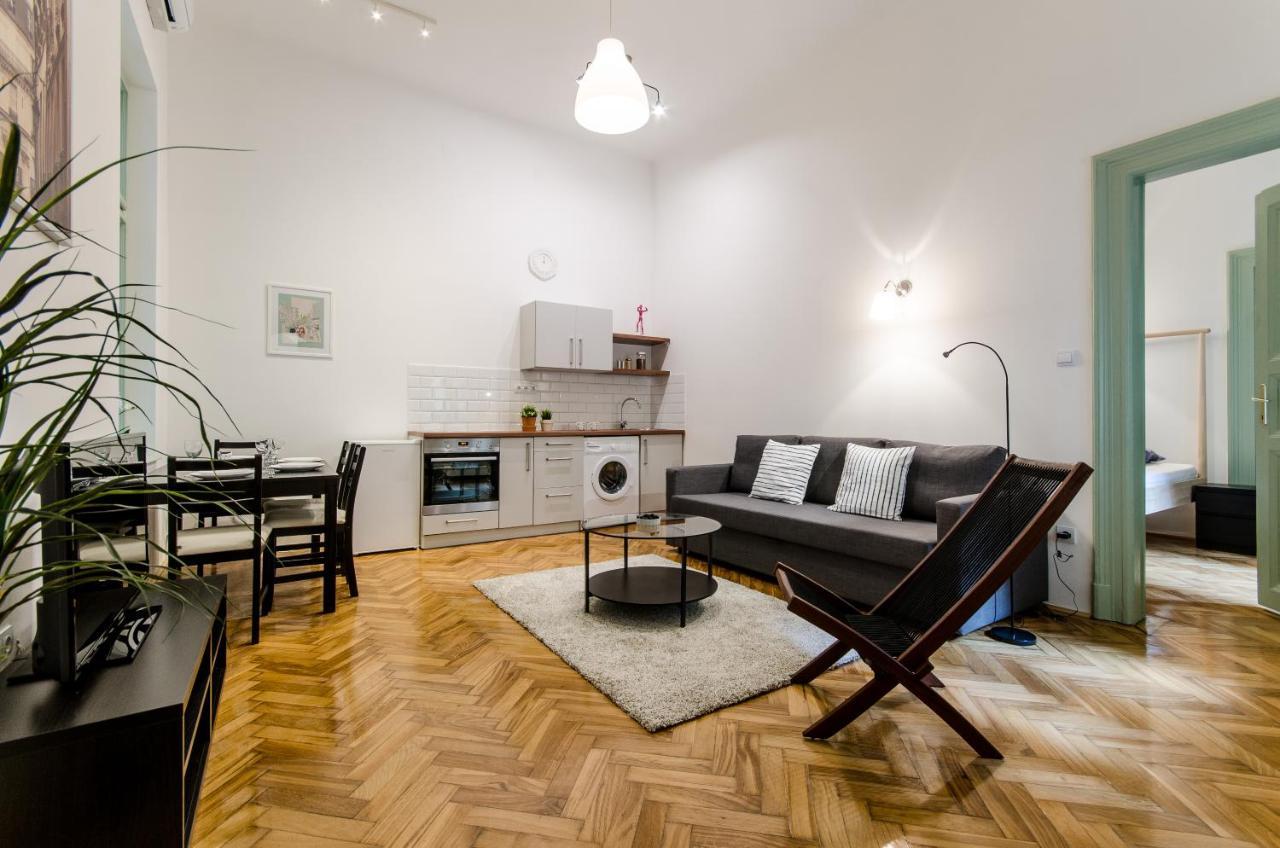 Deluxe 2 Bedroom Apartment in B63. Boedapest Buitenkant foto